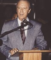 Georges Norman Kutova – Cadeira 03 – INTERNACIONAL Georges Norman Kutova – Cadeira 03 - INTERNACIONAL